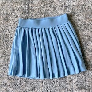 Beautiful light blue skirt! 🌊